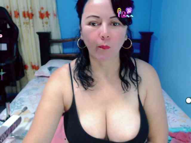 LilyBenet1 webcam