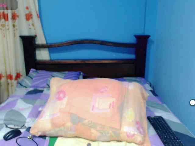 LilyBenet1 webcam