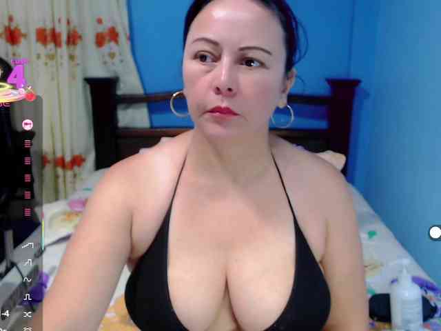 LilyBenet1 webcam