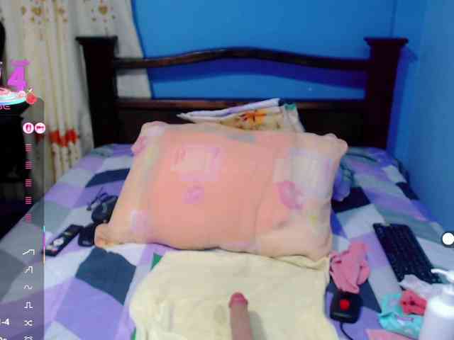LilyBenet1 webcam
