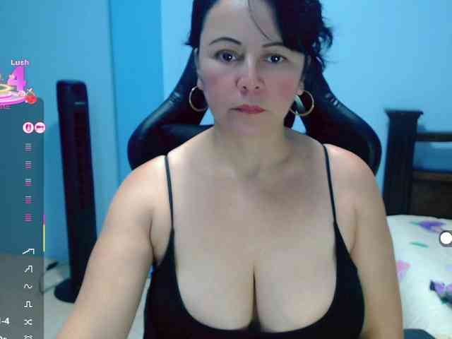 LilyBenet1 webcam