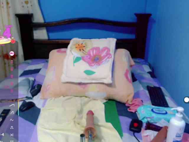 LilyBenet1 webcam