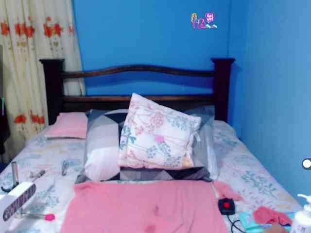 LilyBenet1 webcam