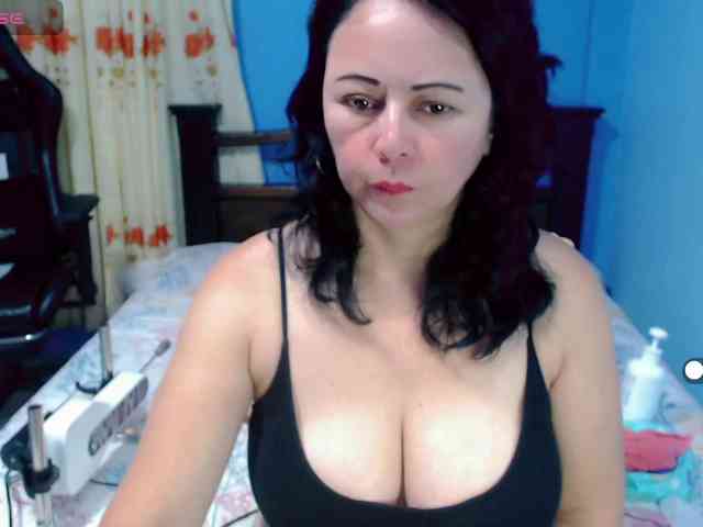 LilyBenet1 webcam