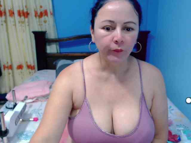 LilyBenet1 webcam