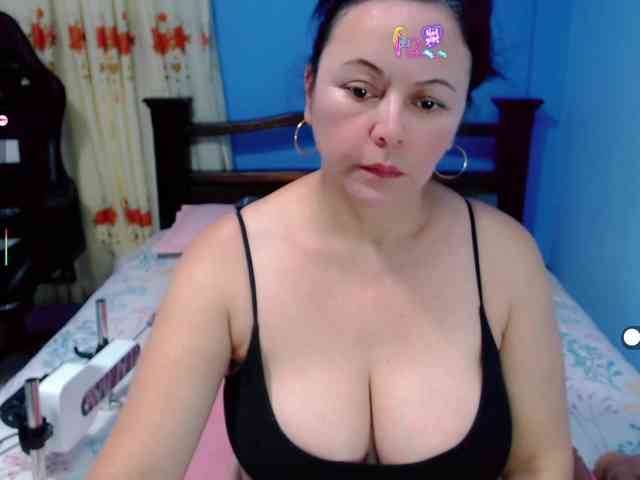 LilyBenet1 webcam