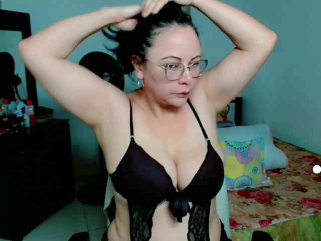 LilyBenet1 webcam