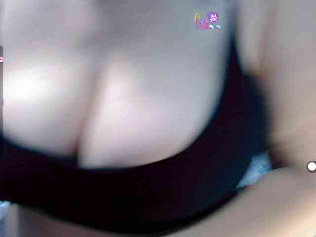 LilyBenet1 webcam