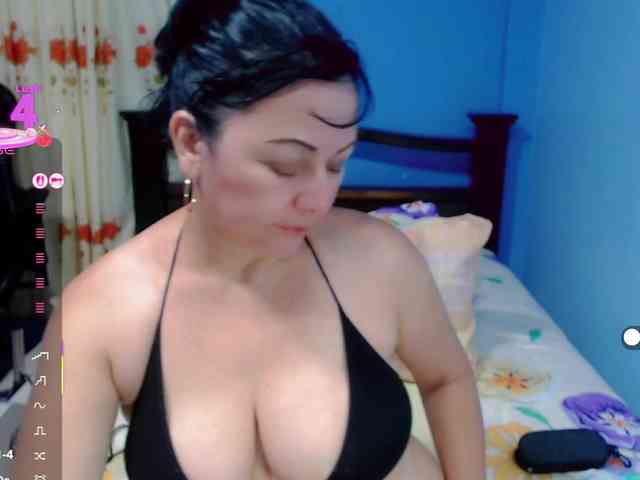 LilyBenet1 webcam