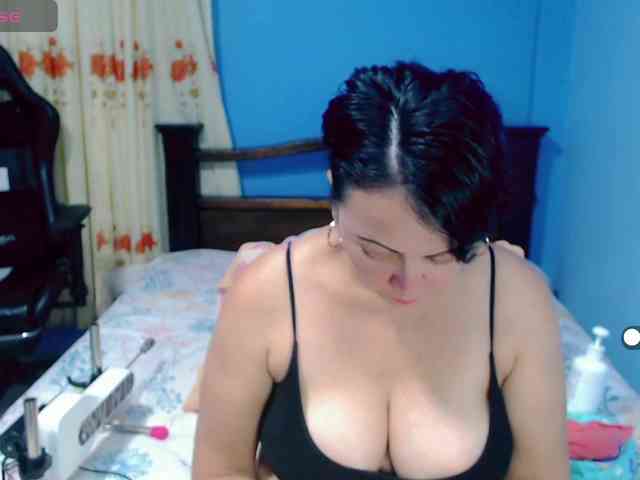 LilyBenet1 webcam