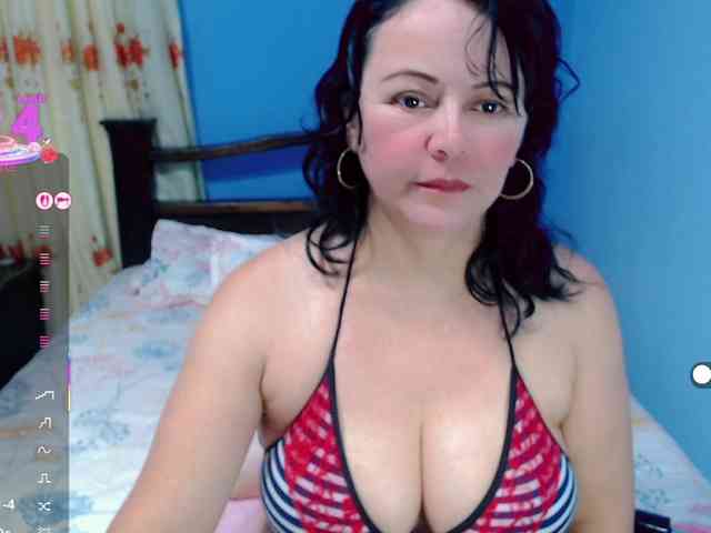 LilyBenet1 webcam