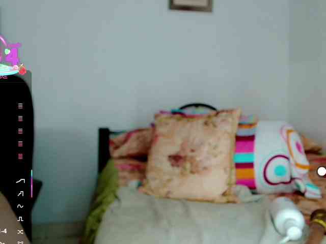 LilyBenet1 webcam
