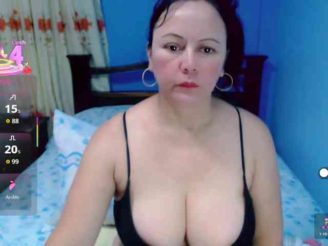 LilyBenet1 webcam