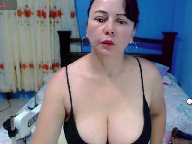LilyBenet1 webcam