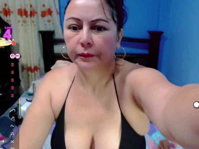 LilyBenet1 webcam