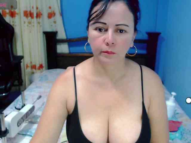 LilyBenet1 webcam