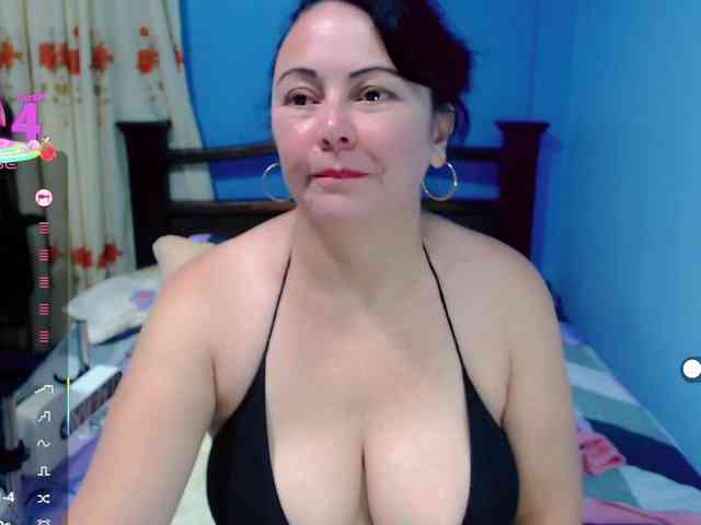 LilyBenet1 webcam