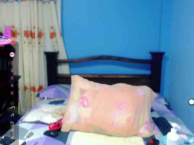 LilyBenet1 webcam