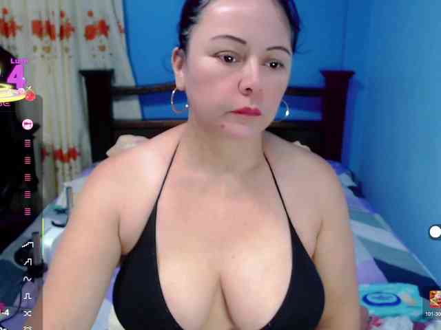 LilyBenet1 webcam