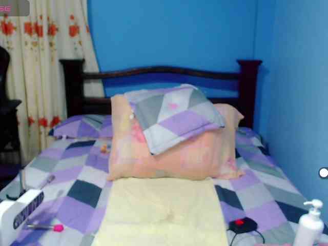 LilyBenet1 webcam