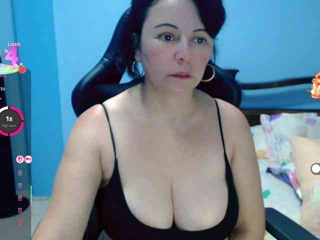 LilyBenet1 webcam
