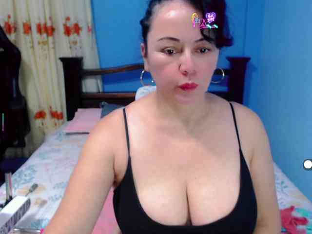 LilyBenet1 webcam