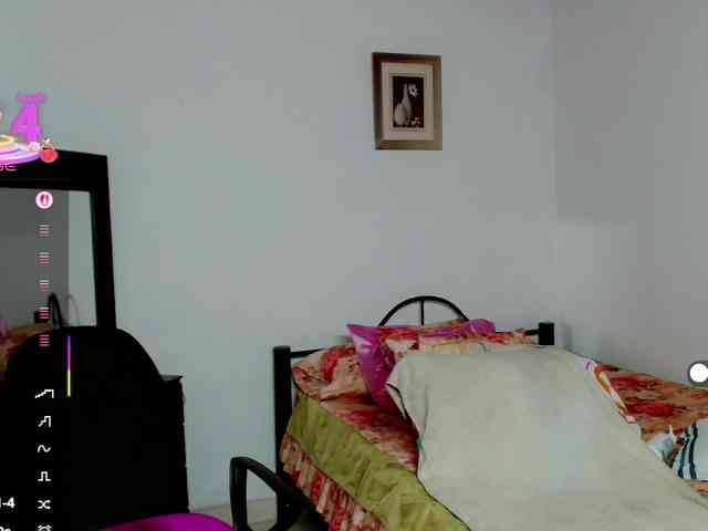 LilyBenet1 webcam