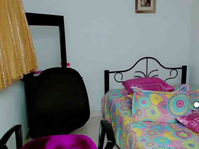 LilyBenet1 webcam