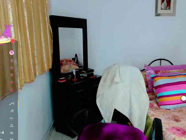 LilyBenet1 webcam