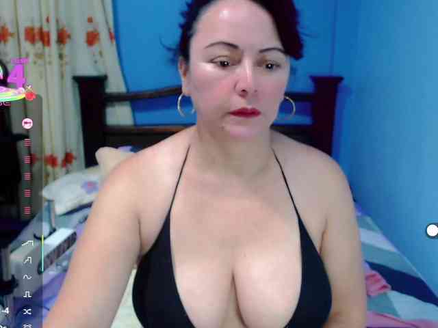 LilyBenet1 webcam