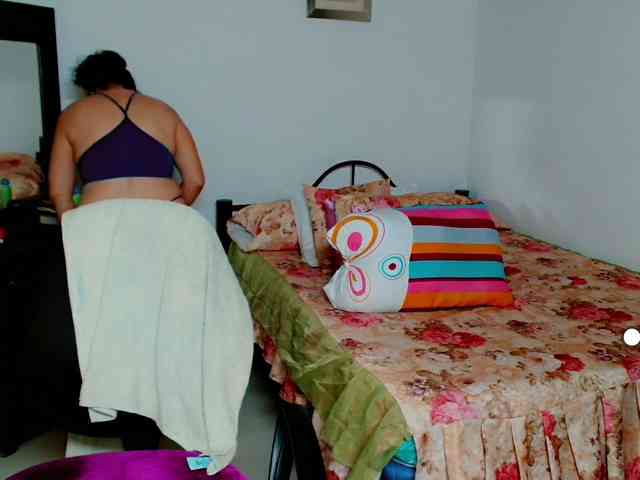 LilyBenet1 webcam