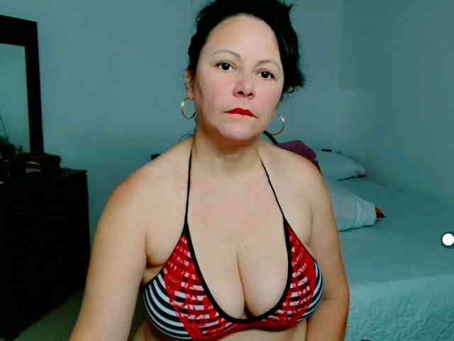 LilyBenet1 webcam