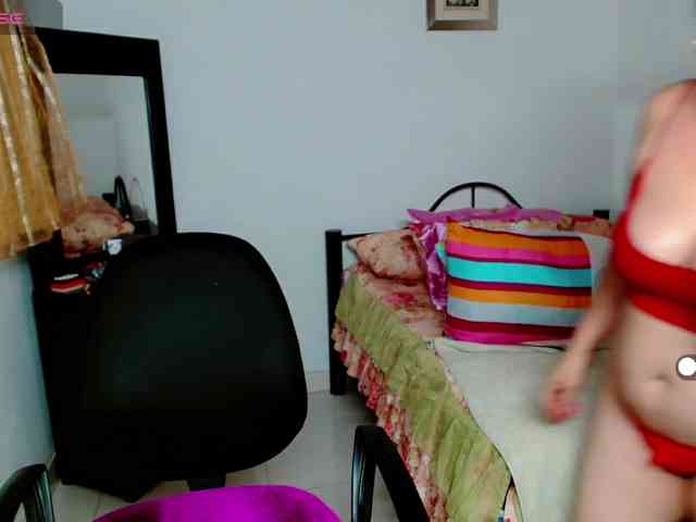 LilyBenet1 webcam