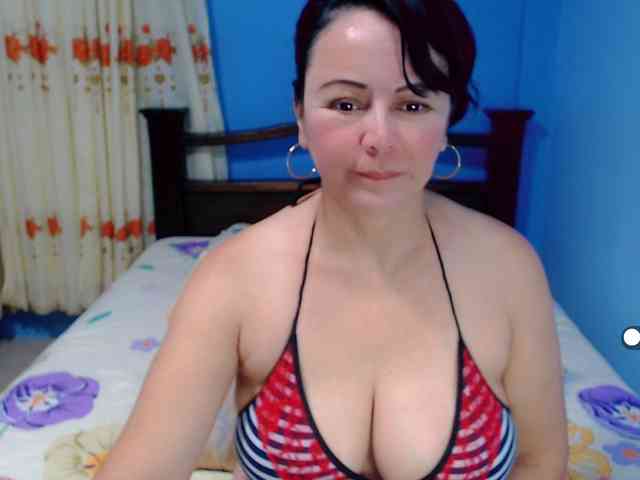 LilyBenet1 webcam