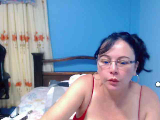 LilyBenet1 webcam