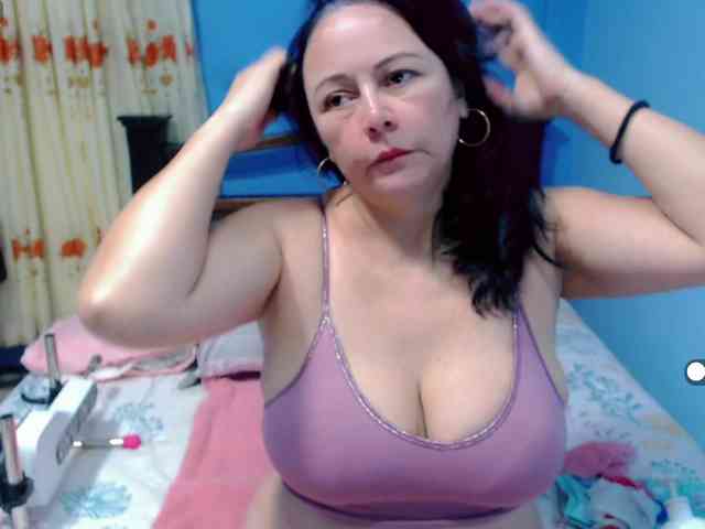 LilyBenet1 webcam