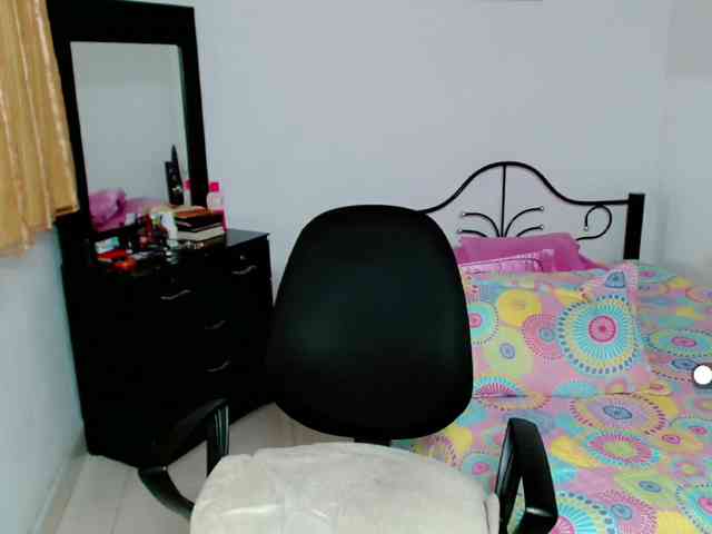 LilyBenet1 webcam