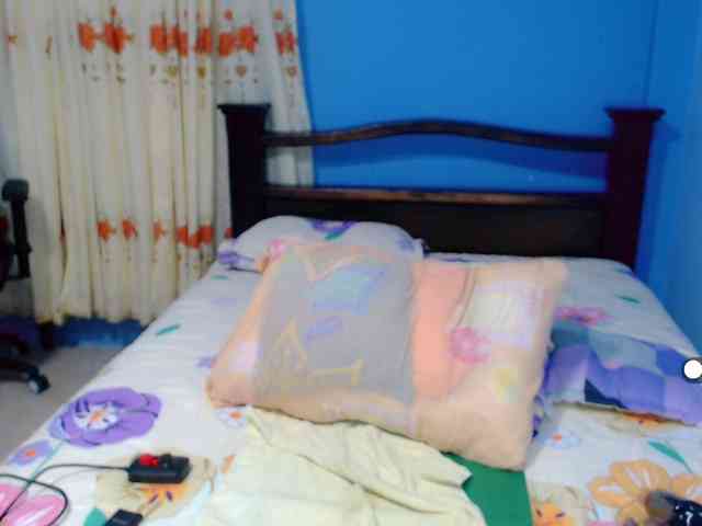 LilyBenet1 webcam