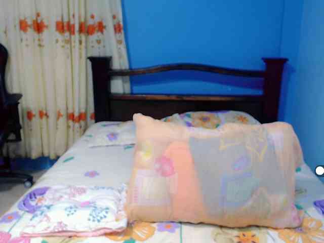 LilyBenet1 webcam