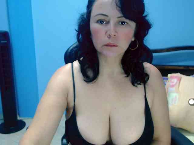 LilyBenet1 webcam