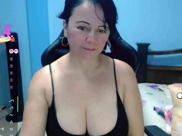 LilyBenet1 webcam