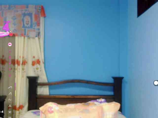 LilyBenet1 webcam