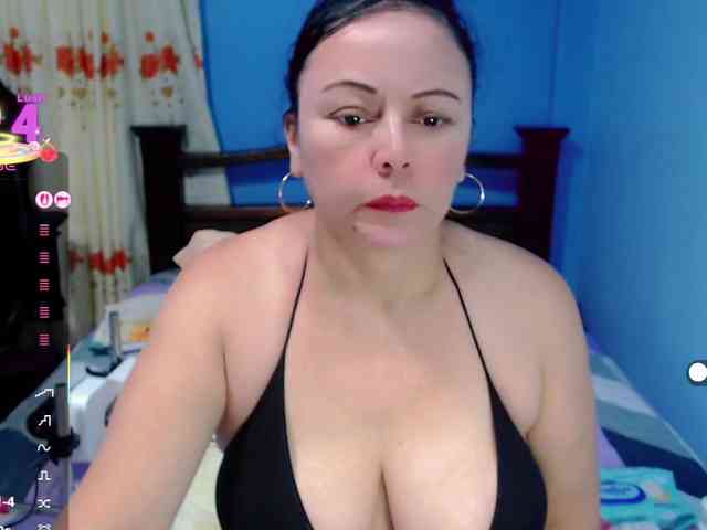 LilyBenet1 webcam