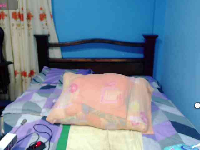 LilyBenet1 webcam