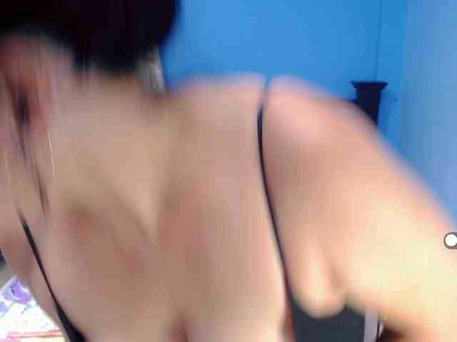 LilyBenet1 webcam