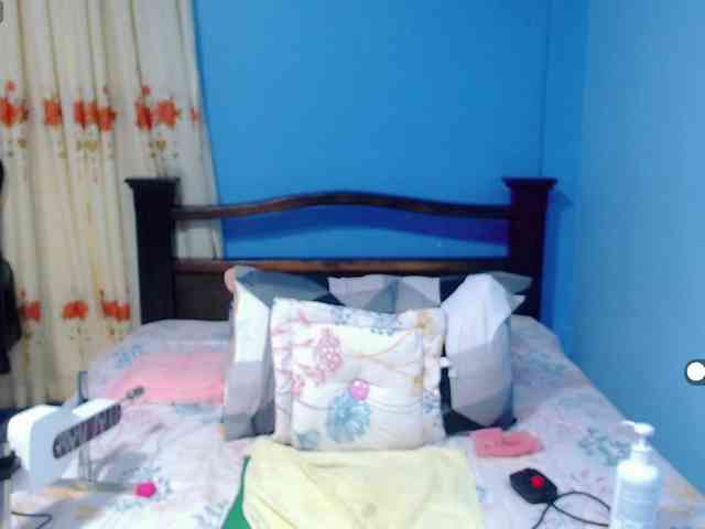 LilyBenet1 webcam