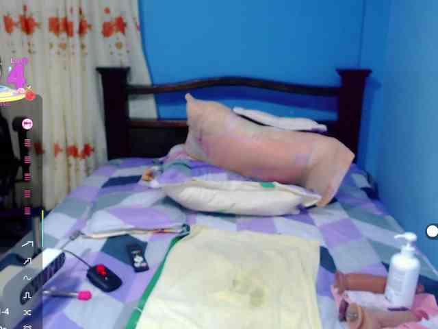 LilyBenet1 webcam