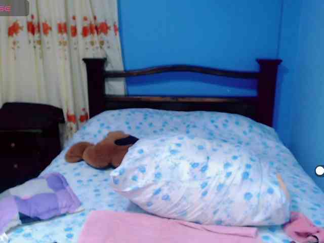 LilyBenet1 webcam