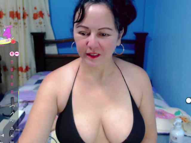 LilyBenet1 webcam