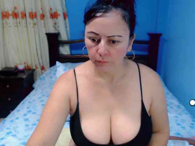 LilyBenet1 webcam